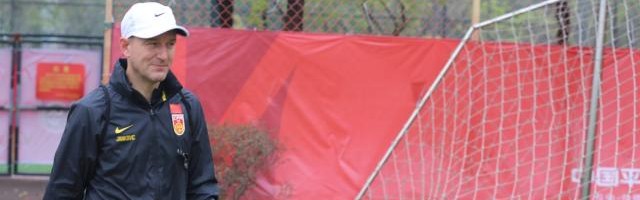 足球在线直播观看-亚运队新帅飞抵迪拜有备而来 扬科维奇交接后回国