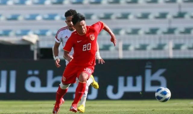 足球比赛直播-U23国足三球大败却不输斗志 踢成这样球迷不会骂