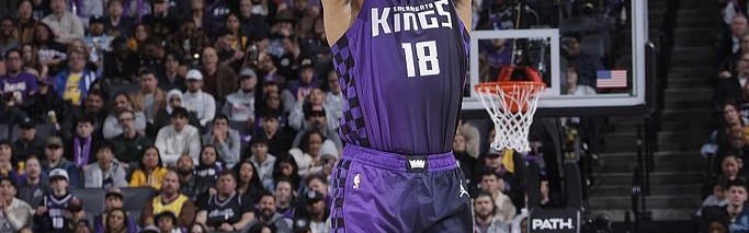 今天不铁，威斯布鲁克全场16投8中&amp;amp;三分8中4，拿下22分7助攻